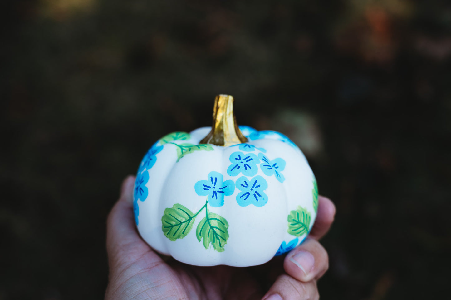 Blue Hydrangea Medium Pumpkin