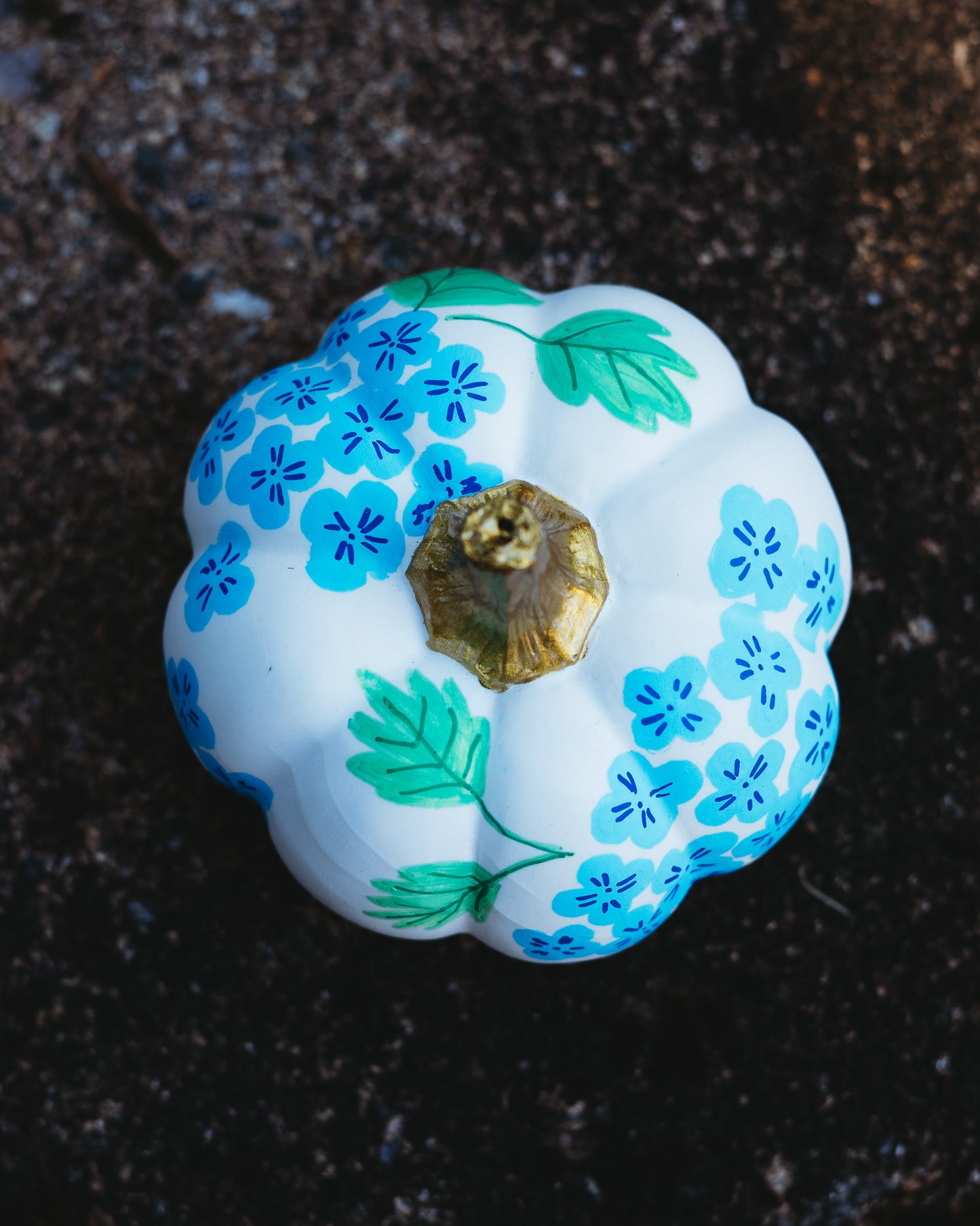 Blue Hydrangea Medium Pumpkin