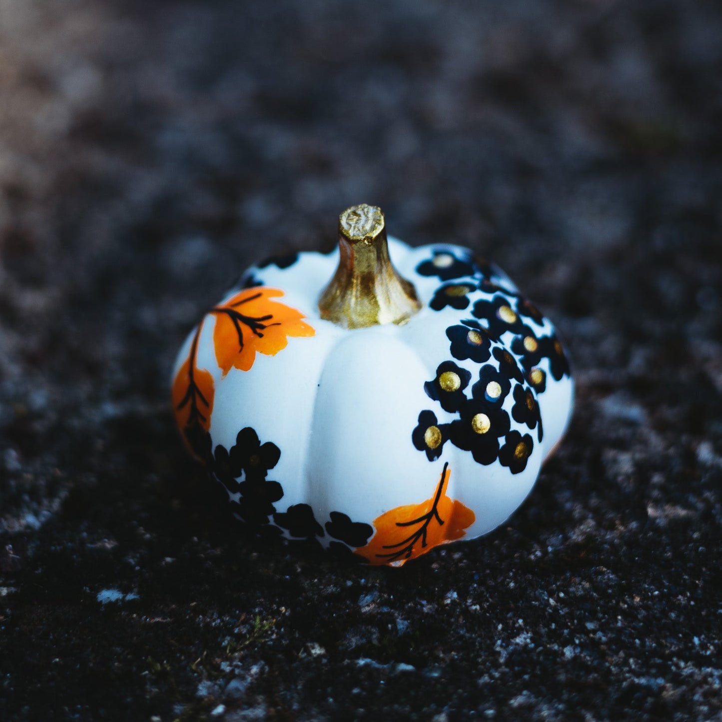 Black Hydrangea Mini Pumpkin
