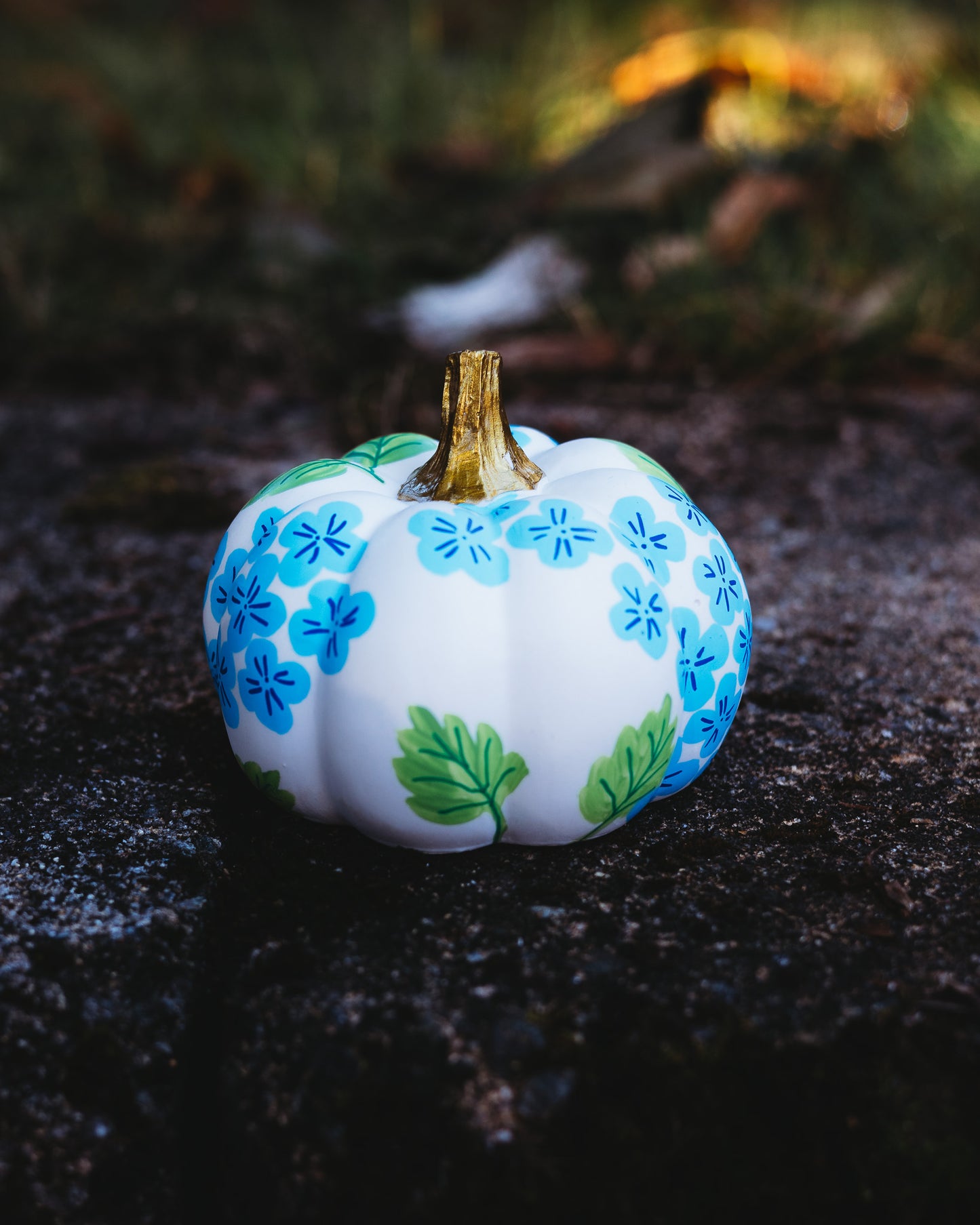Blue Hydrangea Medium Pumpkin