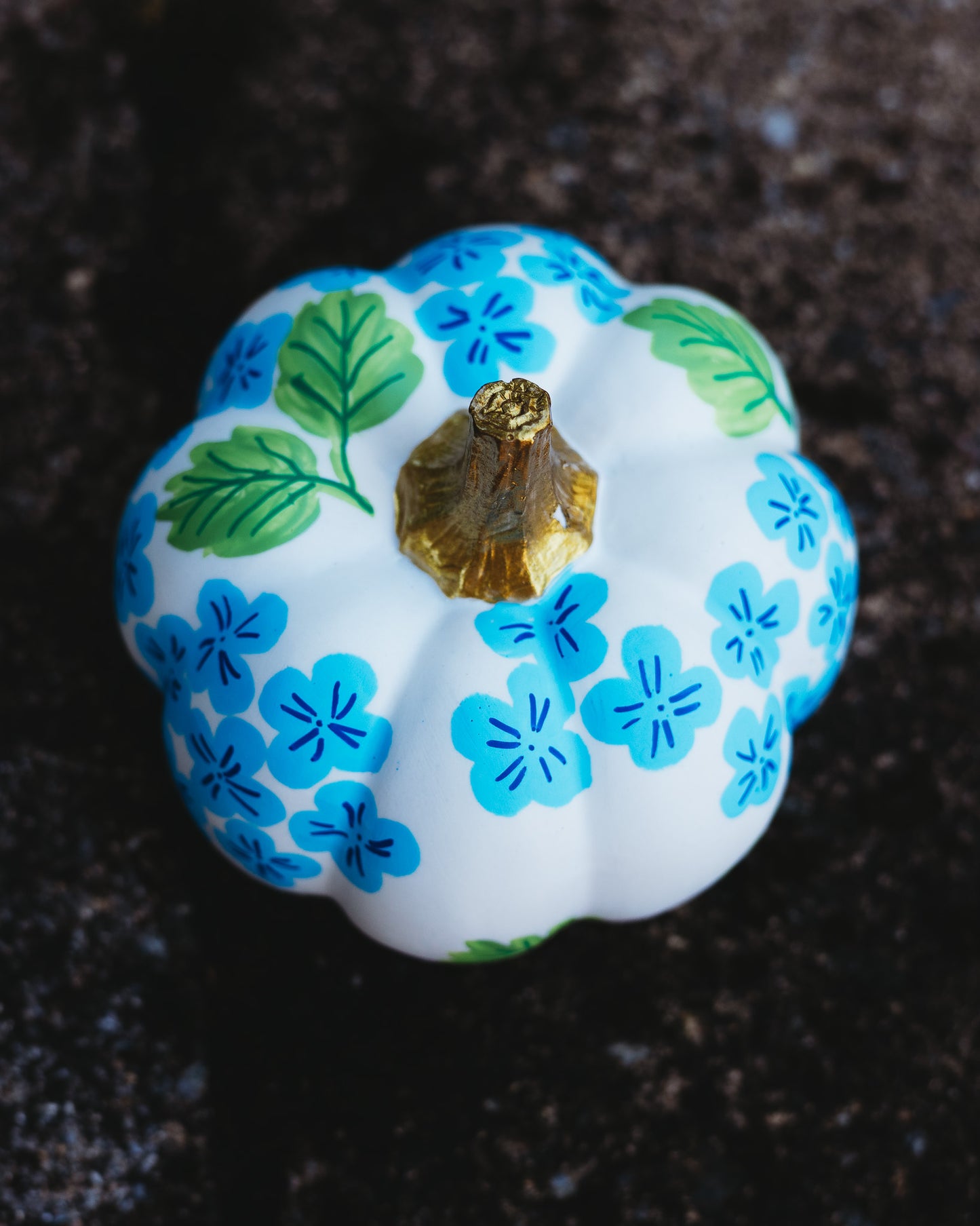 Blue Hydrangea Medium Pumpkin