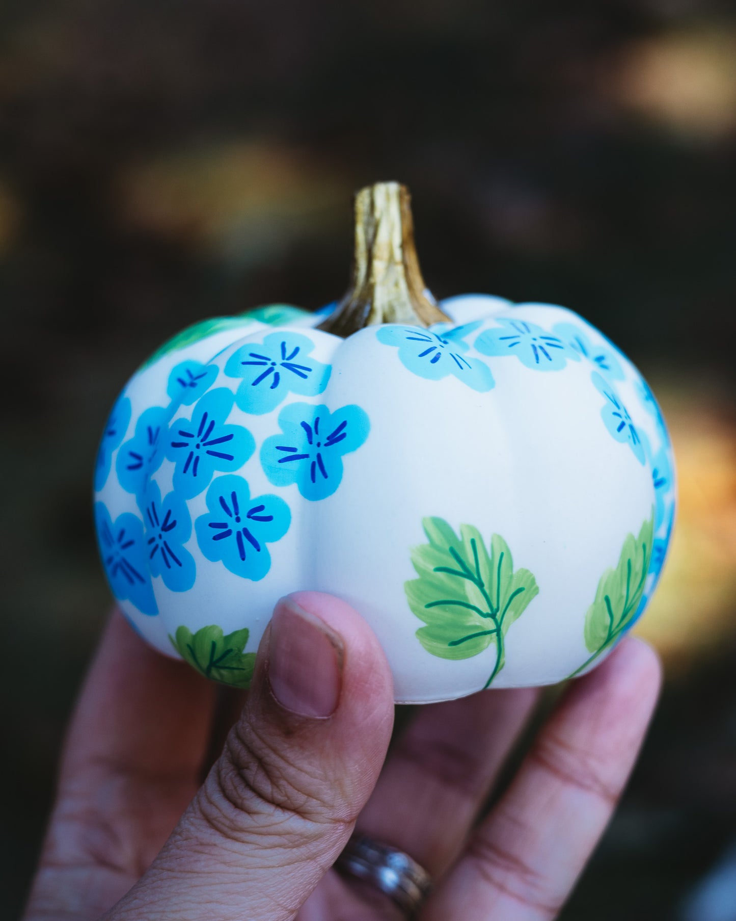 Blue Hydrangea Medium Pumpkin