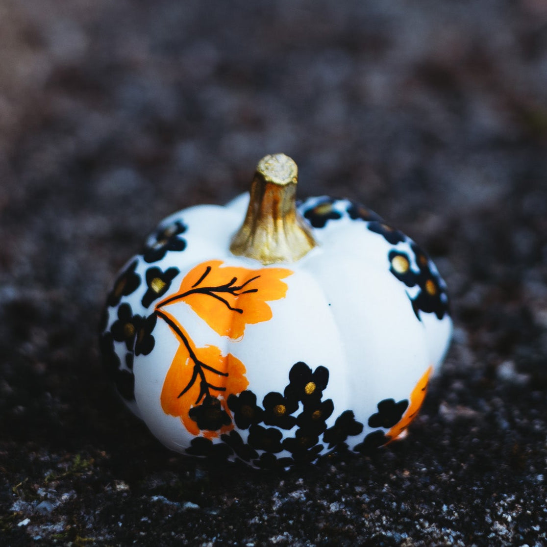 Black Hydrangea Mini Pumpkin